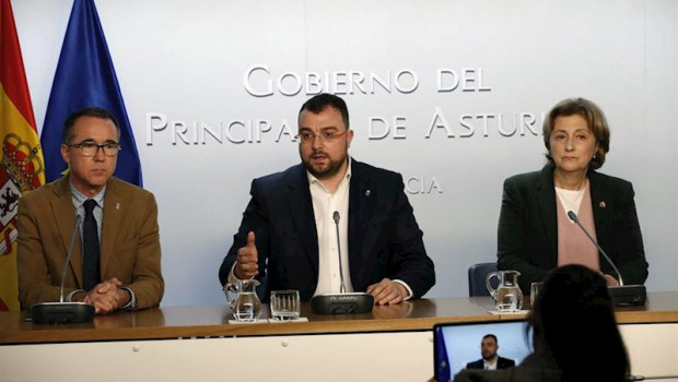 ep pablo fernandez adrian barbon y delia losa en rueda de prensa por la crisis del coronavirus