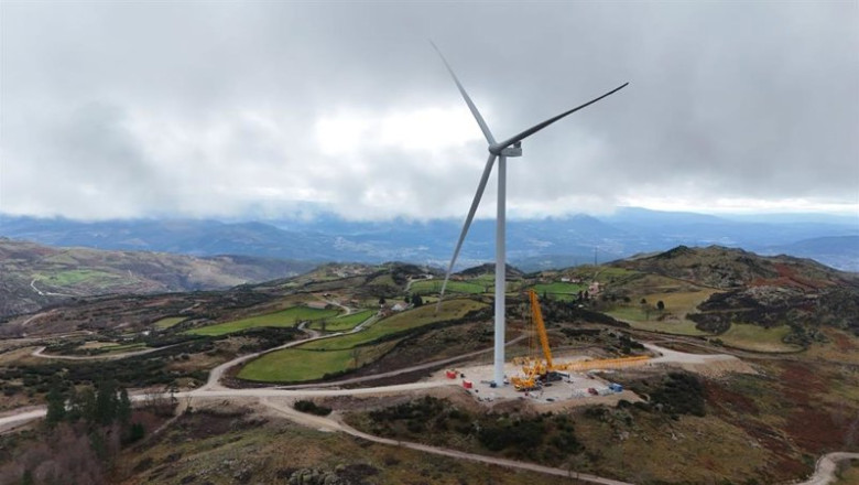 ep primer aerogenerador del complejo hidroelectrico de almacenamiento por bombeo del tmega en el