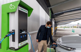 ep punto de recarga de mercadona tras su alianza con iberdrola en portugal