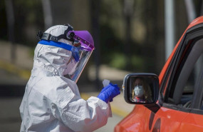 ep realizacion de recogidas de muestras desde el coche para detectar casos de coronavirus covid-19