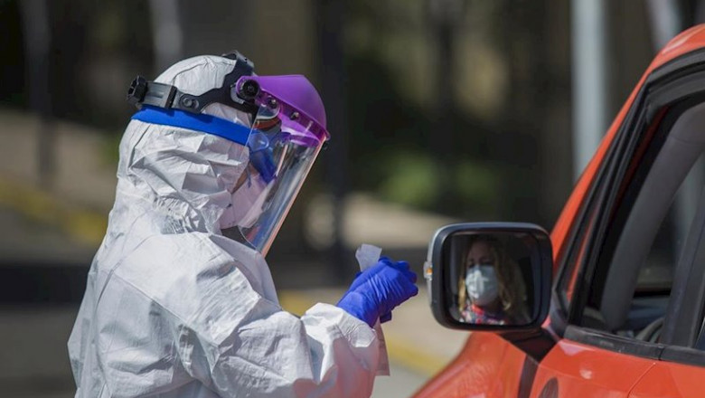 Realización de recogidas de muestras desde el coche para detectar casos de coronavirus, (Covid-19), en el Hospital Militar de Sevilla | María José López - Europa Press ep realizacion de recogidas de muestras desde el coche para detectar casos de coronavirus covid-19