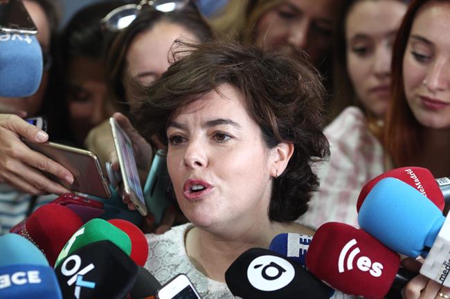 Santamaría atiende a los medios tras votar en las primarias del PP | EDUARDO PARRA/EUROPA PRESS ep santamaria atiendelos mediosvotarlas primariaspp