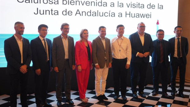 ep visita del presidente de la junta de andalucia juanma moreno a la sede central de la empresa