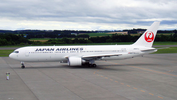 dl japan airlines jal aircraft plane travel airline pd