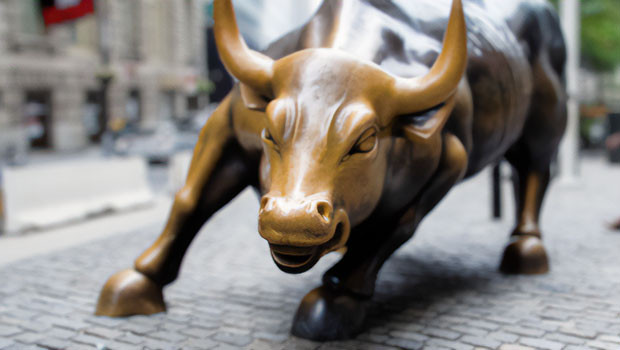 dl wall street toro wall st nueva york ciudad nueva york bolsa de valores de nueva york nyse nasdaq acciones acciones finanzas estados unidos america pb