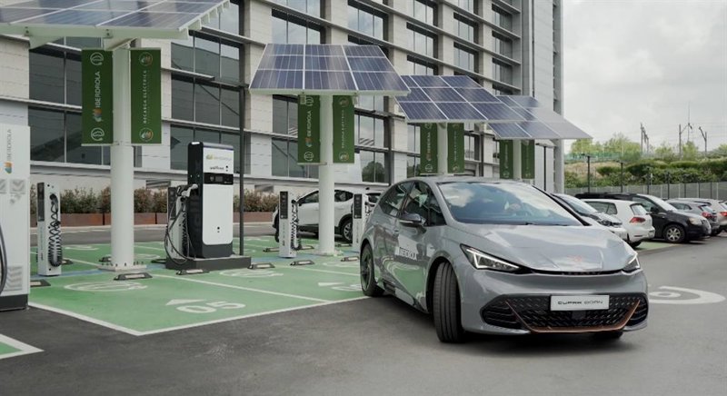 ep alimerka e iberdrola se alian para instalar 238 puntos de recarga para vehiculos electricos en