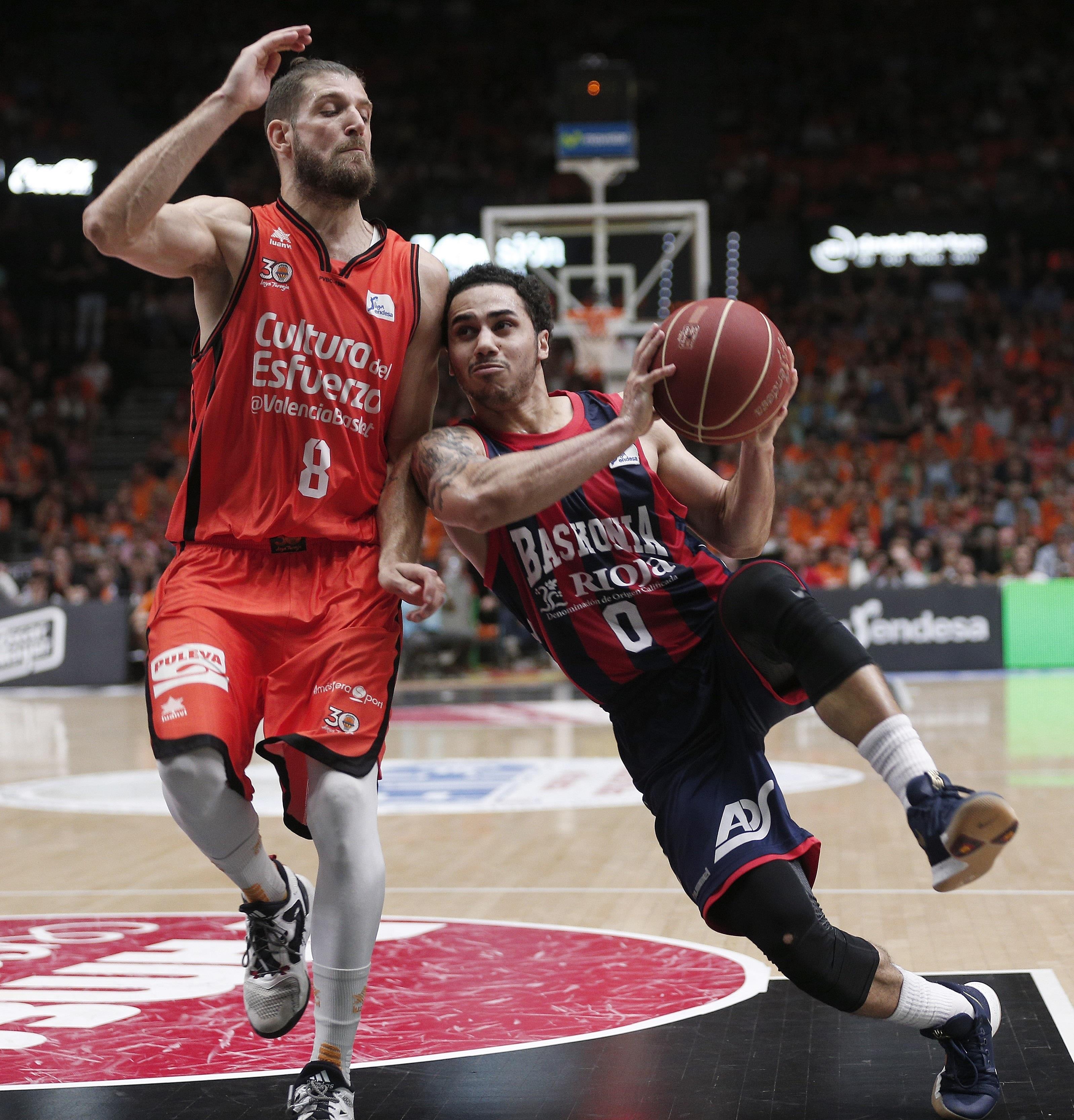 Antoine Diot Y Shane Larkin VALENCIA-BASKONIA | ACB PHOTO/M.Á. POLO ep antoine diotshane larkin valencia-baskonia