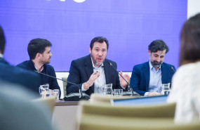 ep archivo   el ministro de transportes y movilidad sostenible oscar puente c junto al director de