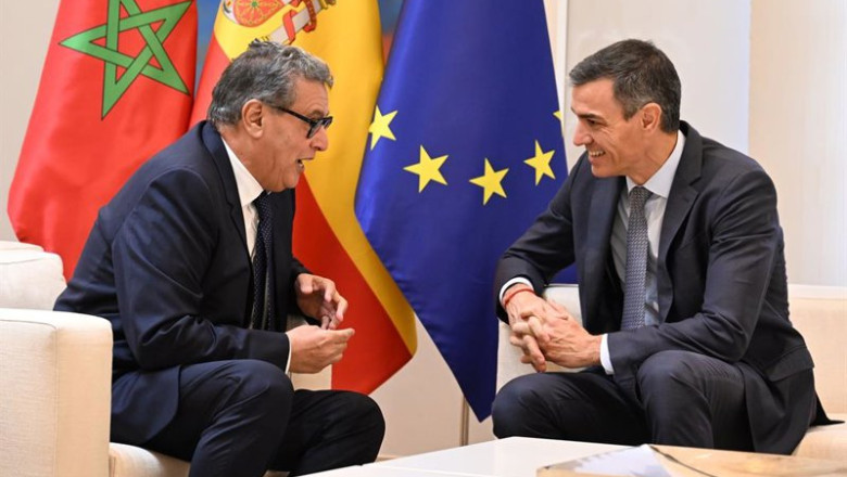 ep archivo   el presidente del gobierno pedro sanchez d y el primer ministro de marruecos aziz