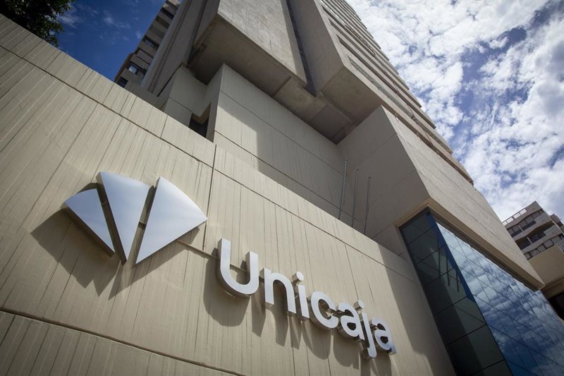 Unicaja gana 361 millones a junio (+7%) y aumenta en un 28% su primer dividendo