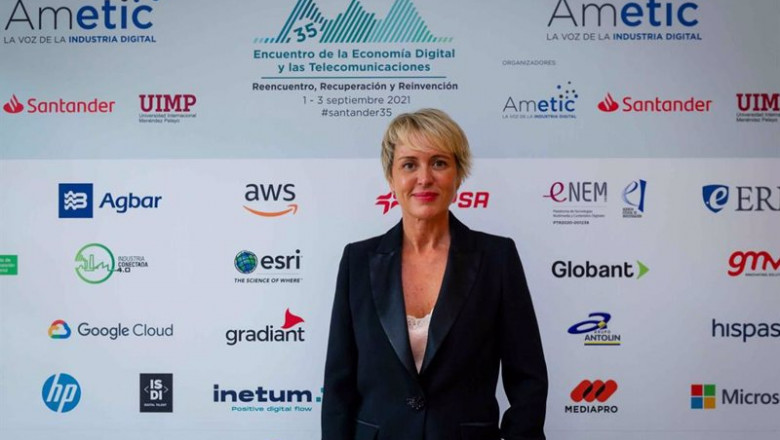 Archivo - La secretaria de Estado de Digitalización e Inteligencia Artificial, Carme Artigas, en el 35 Encuentro de la Economía Digital y Telecomunicaciones organizado por Ametic en Santander. | AMETIC - Archivo ep archivo la secretaria de estado de digitalizacion e inteligencia artificial carme artigas en el