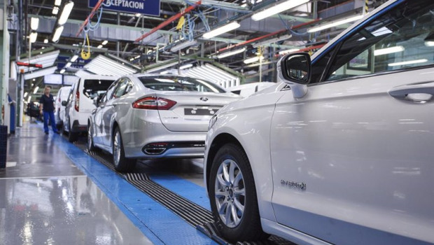 ep archivo   produccion del ford mondeo hibrido en almussafes valencia