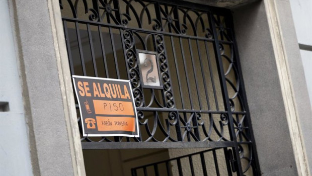 ep archivo un cartel de se alquilaen madrid espana ep archivo un cartel de se alquilaen madrid espana