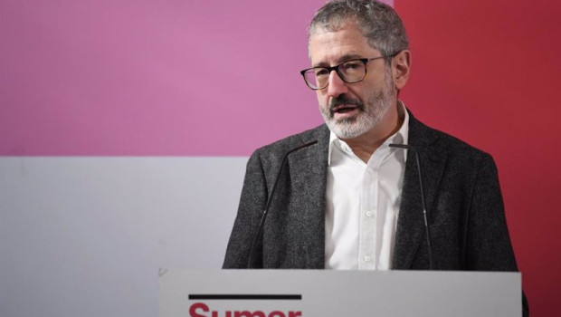 ep el diputado de sumar carlos martin durante una rueda de prensa en el espacio rastro en madrid
