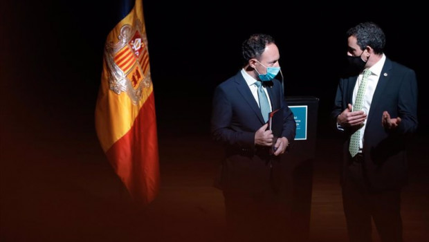 ep el jefe del gobierno andorrano xavier espot y el ceo de grifols victor grifols deu