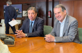 ep el ministro de agricultura pesca y alimentacion luis planas y el alcalde de vigo abel caballero