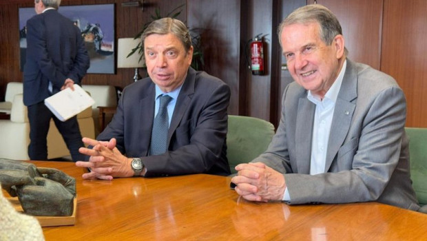 ep el ministro de agricultura pesca y alimentacion luis planas y el alcalde de vigo abel caballero