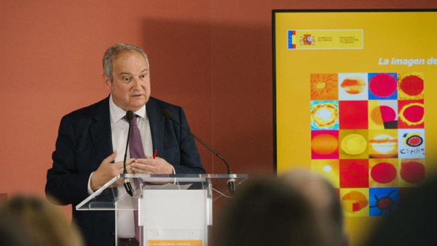ep el ministro de industria y turismo jordi hereu ha presentado este martes el libro la imagen de