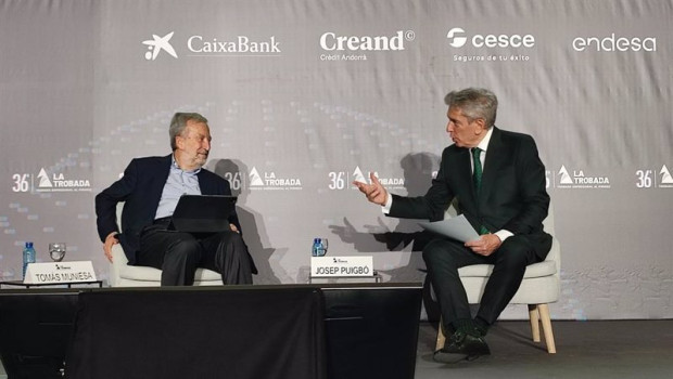 ep el presidente de caixabank tomas muniesa y el periodista josep puigbo ep el presidente de caixabank tomas muniesa y el periodista josep puigbo