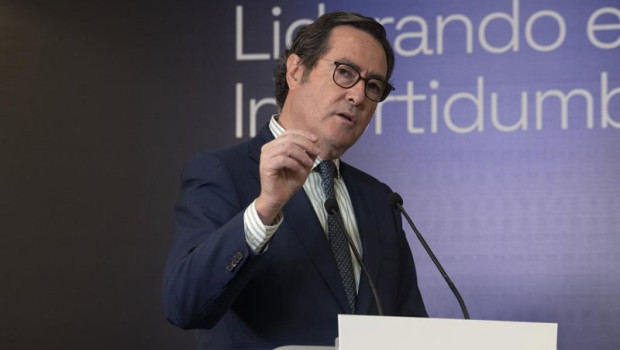 ep el presidente de ceoe antonio garamendi durante la apertura de la cumbre empresarial liderando en