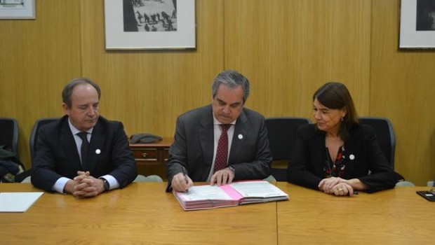 ep firma convenio cgcof-aemps