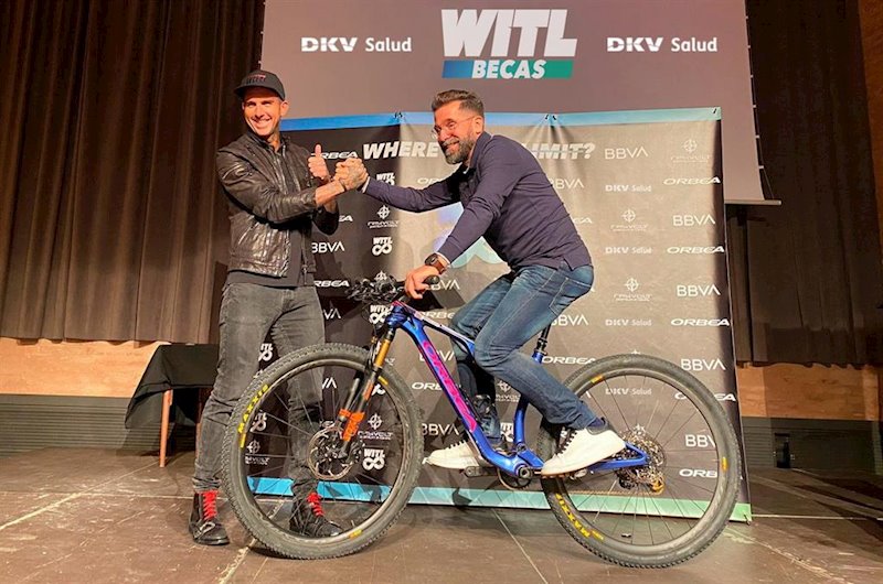 ep josef ajram y antonio gasso lanzan las becas witl by dkv