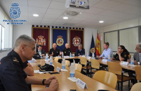 ep la policia nacionalreuneconsules