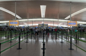 ep la terminal 1 del aeropuerto de barcelona-el prat en la jornada de huelga del personal de tierra