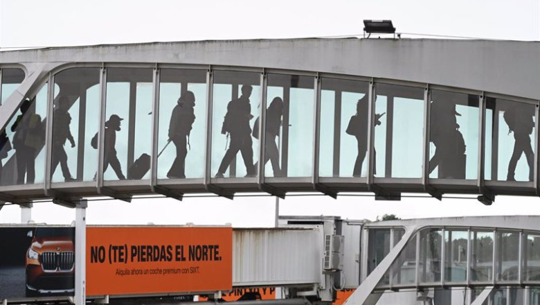 Llegada del primer vuelo regular operado por United Airlines entre Bilbao y Nueva York, en el aeropuerto de Loiu, a 1 de junio de 2025, en Bilbao, Vizcaya, País Vasco (España). | David de Haro - Europa Press ep llegada del primer vuelo regular operado por united airlines entre bilbao y nueva york en el