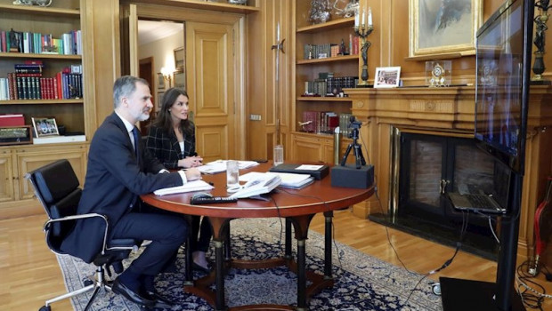 ep los reyes han mantenido una videoconferencia con el presidente del real patronato del museo