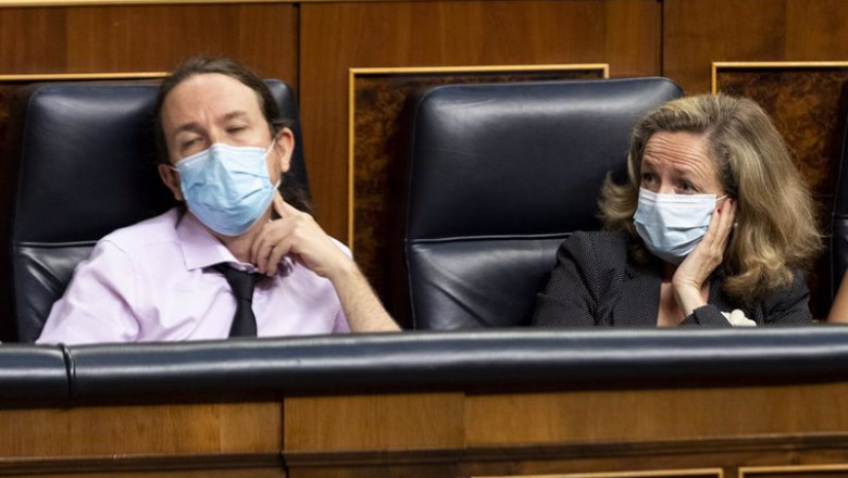 Los vicepresidentes segundo y tercero del Gobierno, Pablo Iglesias y Nadia Calviño.. | Pool - Archivo ep los vicepresidentes segundo y tercero del gobierno pablo iglesias y nadia calvino