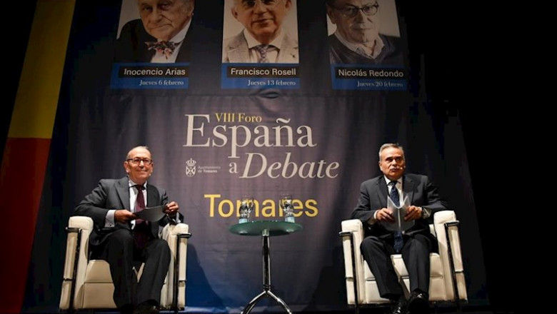 Nicolás Redondo, junto al periodista Cristóbal Cervantes en el ciclo 'España a debate' | AYUNTAMIENTO DE TOMARES ep nicolas redondo junto al periodista cristobal cervantes en el ciclo espana a debate