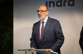 ep presidenteindra fernando abril martorell durantelinauguracionun centro tecnologicola localidad barcelonesasant joan despi