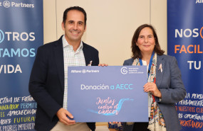 borja daz ceo de allianz partners e isabel bauluz gerente de la asociacin espaola contra el cncer 20221103181834 borja daz ceo de allianz partners e isabel bauluz gerente de la asociacin espaola contra el cncer 20221103181834