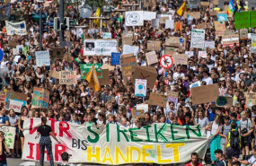 ep 19 july 2019 baden-wuerttemberg freiburg participants hold placards during the fridays for future - climate strikes for the implementation of the paris world climate agreement photo patrick seegerdpa