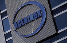 ep archivo   detalle del logo de acerinox en su sede de madrid