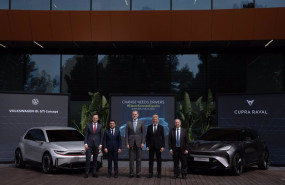 ep archivo   i d el consejero delegado de la marca volkswagen thomas schfer el presidente de la