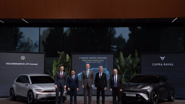 ep archivo   i d el consejero delegado de la marca volkswagen thomas schfer el presidente de la
