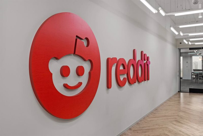 Reddit sube tras reformular el acuerdo de crédito y garantía con sus prestamistas