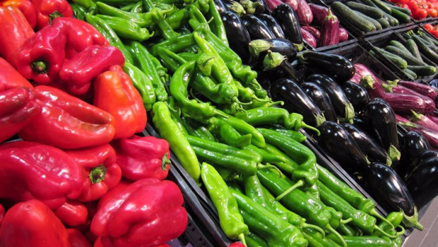 ep archivo verduras y frutas en un mercado ep archivo verduras y frutas en un mercado