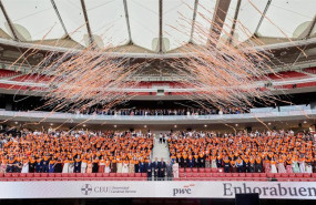 ep cerca de 500 profesionales de pwc celebraron ayer la graduacion de su programa de talento work