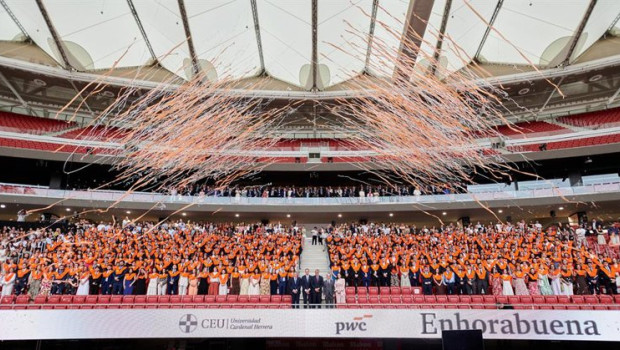 ep cerca de 500 profesionales de pwc celebraron ayer la graduacion de su programa de talento work