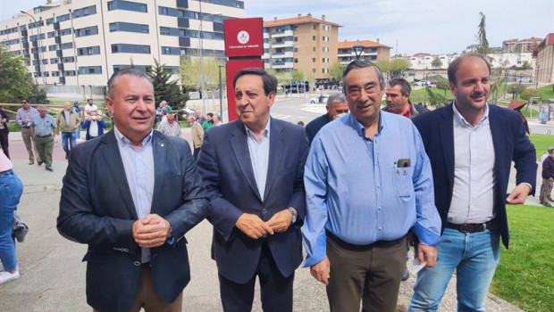 ep de izda a dcha donaciano dujo pedro barato carmelo gomez y el presidente de asaja avila joaquin