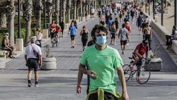 ep deportistas en la playa de la malvarrosa el primer dia de salida en valencia