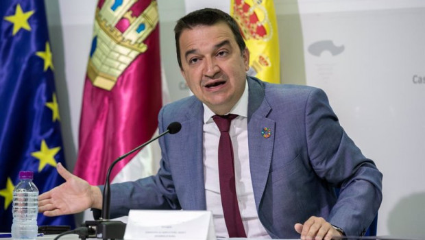 ep el consejero de agricultura agua y desasrrollo rural francisco martinez arroyo en una foto de