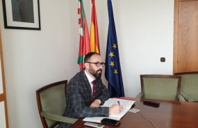 ep el delegado del gobierno en el pais vasco denis itxaso en su despacho