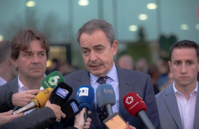 ep el expresidente del gobierno jose luis rodriguez zapatero atiende a los medios de comunicacion