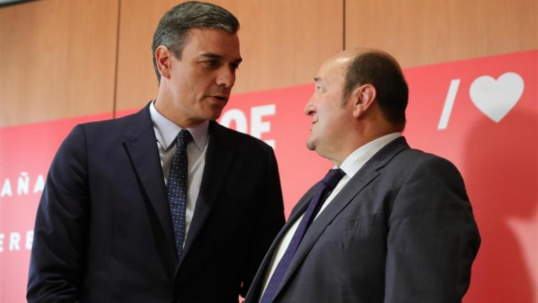 ep el presidente del gobierno en funciones pedro sanchez mantiene una reunion con el presidente del