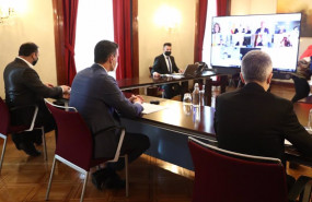 ep el presidente del gobierno pedro sanchez centro el ministro del interior fernando grande-marlaska