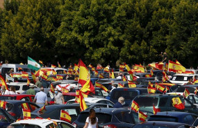 ep en malaga caravana de coches convocada por vox contra la gestion del gobierno de pedro sanchez en